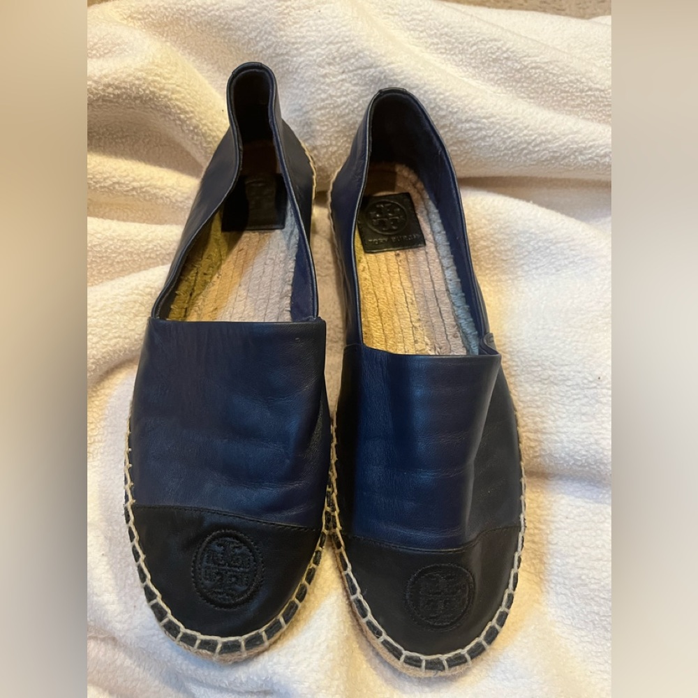 TORY BURCH navy/ black leather color block flat espadrilles